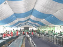 20米跨度人字形啤酒节篷房临时展览大棚防雨防晒